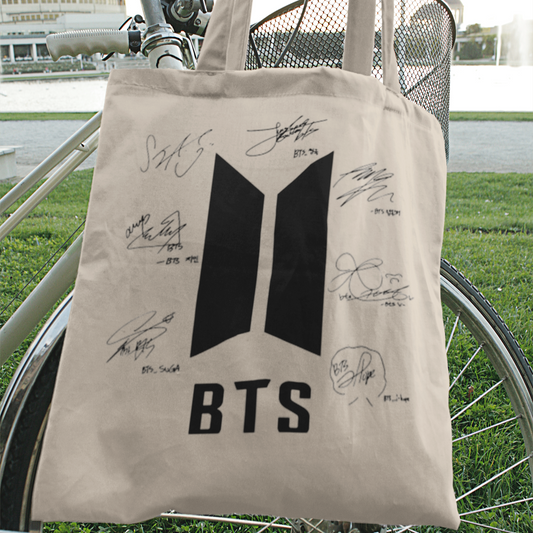 BTS all members signature design White Zipper Tote bag